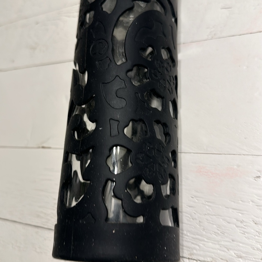 Lululemon black daisy water bottle Y2K 2012 Lululemon Pure Balance Water Bottle - Picture 9 of 9